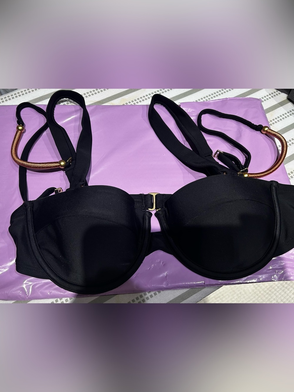 Express body contour bikini top